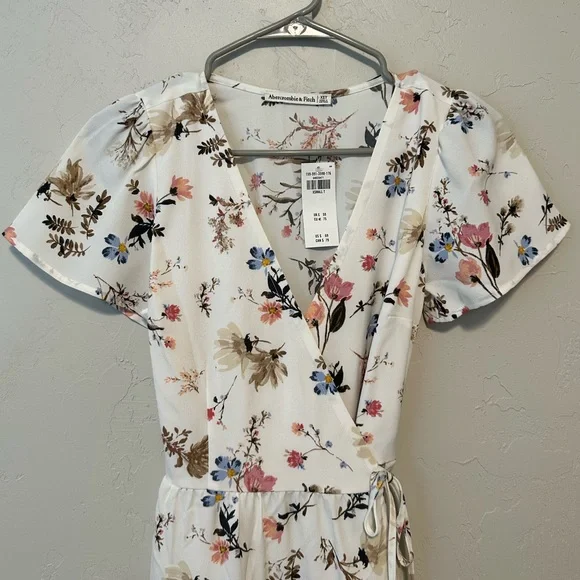 BNWT! ✨ A&F Wrap Dress - Picture 1 of 4